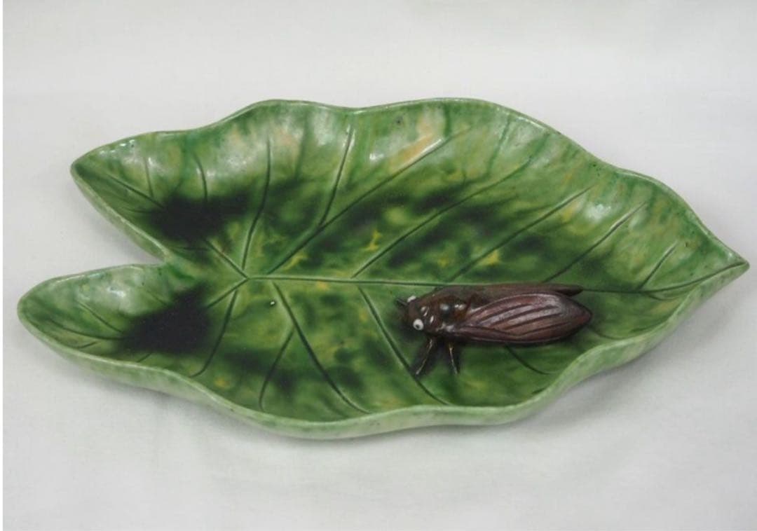 送料無料　小松市立本陣記念美術館展示品 九谷名人日展参与中村翠恒作 葉っぱに蝉